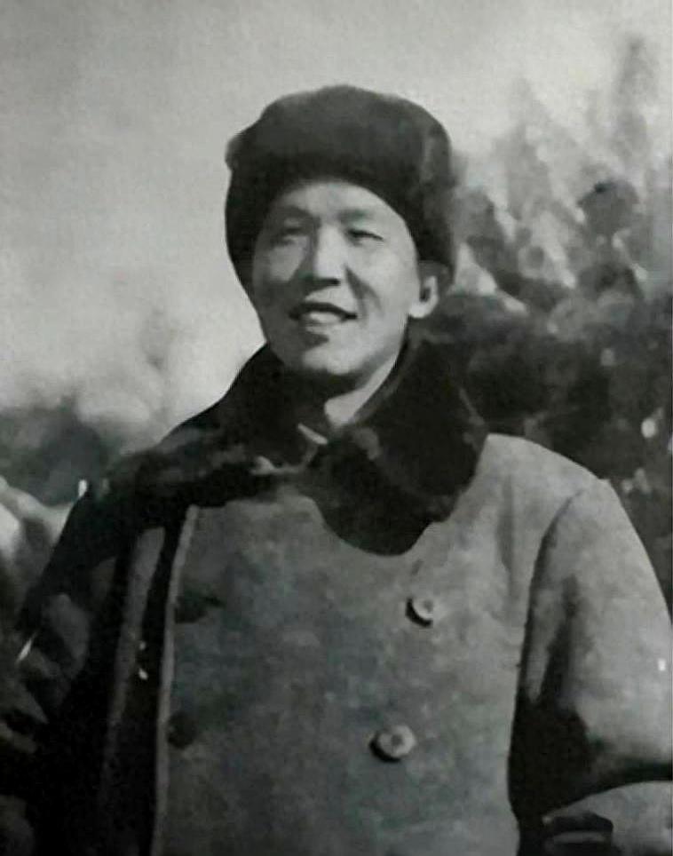 他从军副政委空降63军当军长，跨度大，63军没合适的将领了吗？很多人看到这