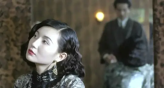 《阮玲玉》算是一部传记电影吧，只是说不清是属于阮玲玉的，还是属于张曼玉的，是属