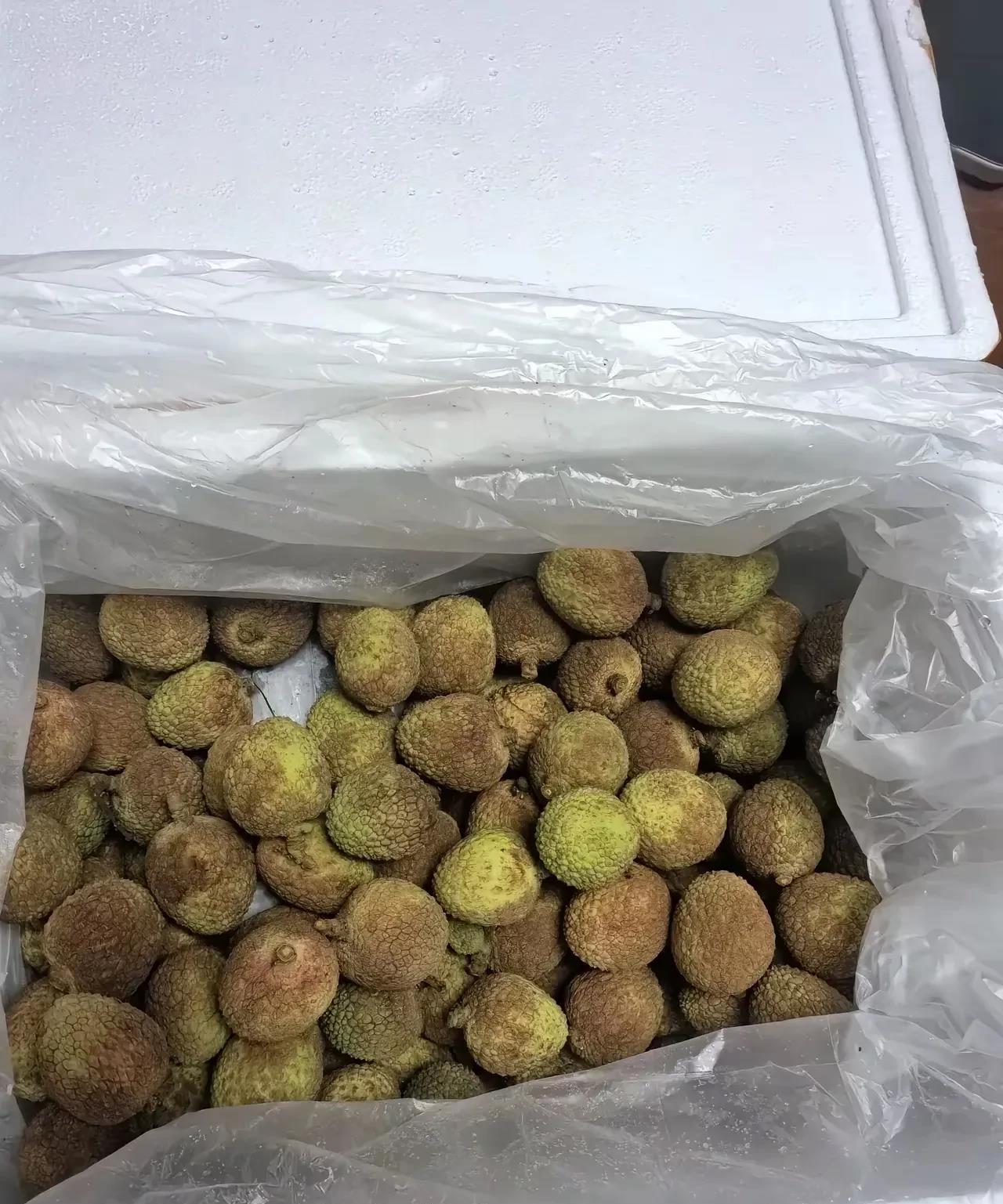 在某拼买的荔枝，说是现摘现发，怎么收到货看着也不新鲜