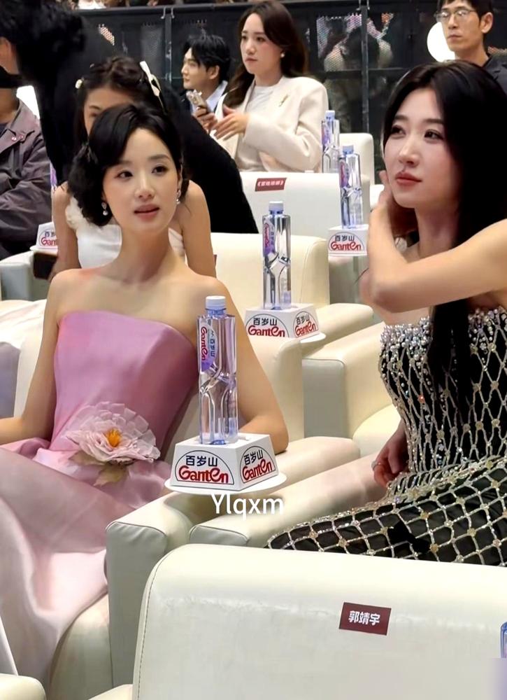 谁再说王格格260亿播放造假？纯扯淡！她拿命换的流量你去翻短剧圈的硬核旧料