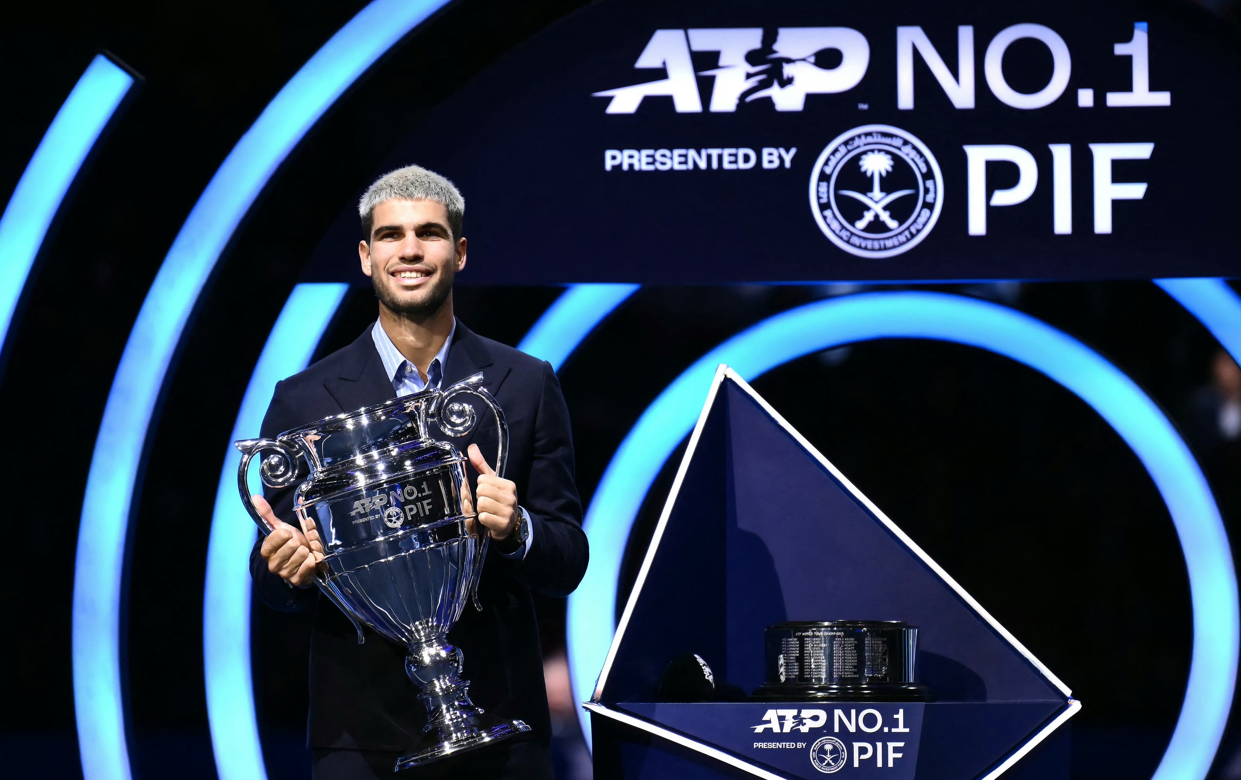 本周阿尔卡拉斯世界第一周数迎来第52周，位列历史第14，前面几位：考瑞尔58周