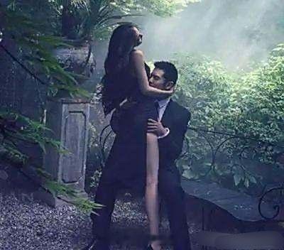 黄晓明对杨颖是生理性喜欢吧？看看他和baby当年的结婚照就知道了，纯纯的爱意藏不