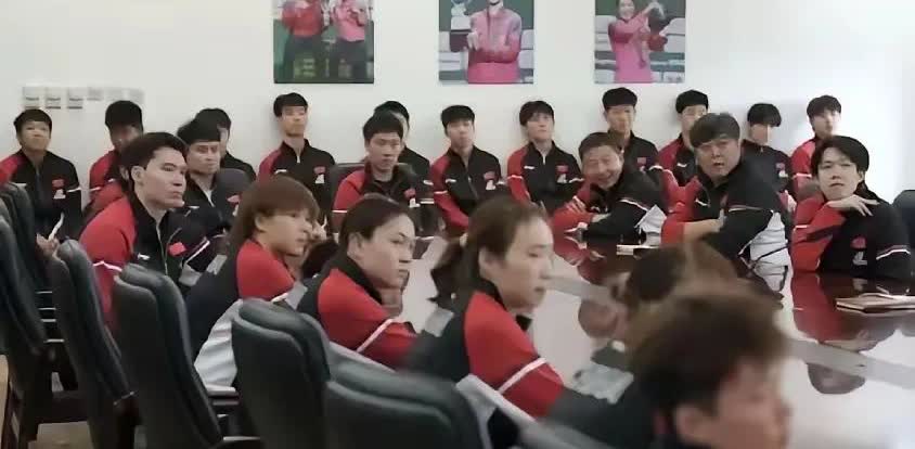 国乒女队的竞技水平分层第一层，白金级，孙颖莎，脑子与球技高度融合，以巧力克敌