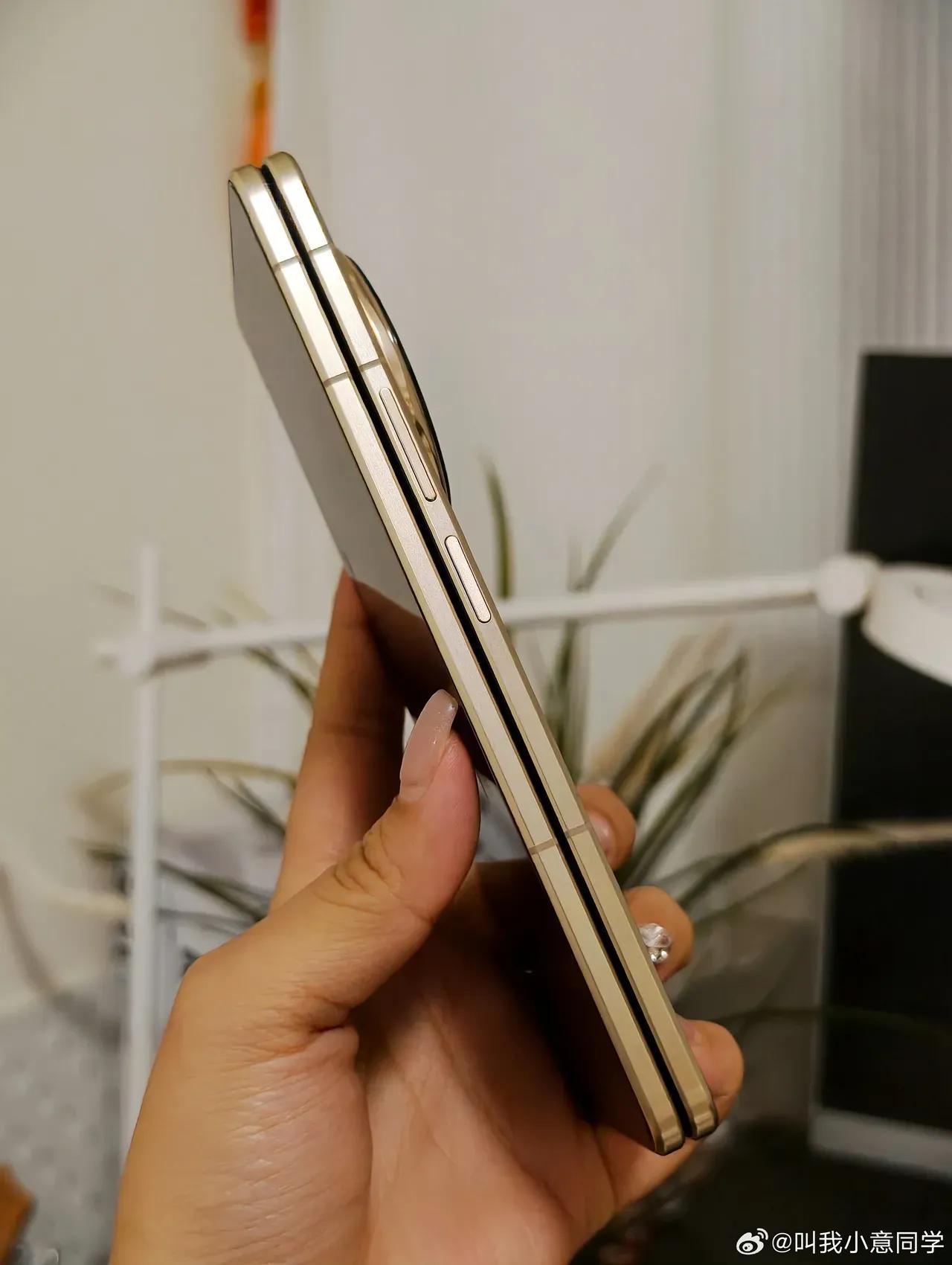 8.75mm折叠屏独一份！荣耀MagicV6薄到离谱的真相明着说，荣耀M