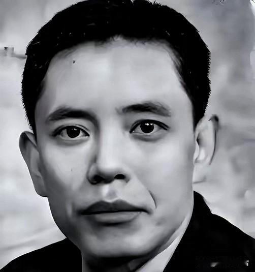 1948，毛人凤派特务沈醉去暗杀自己的姐夫余乐醒，沈醉到达时，毫不知情的余乐醒正