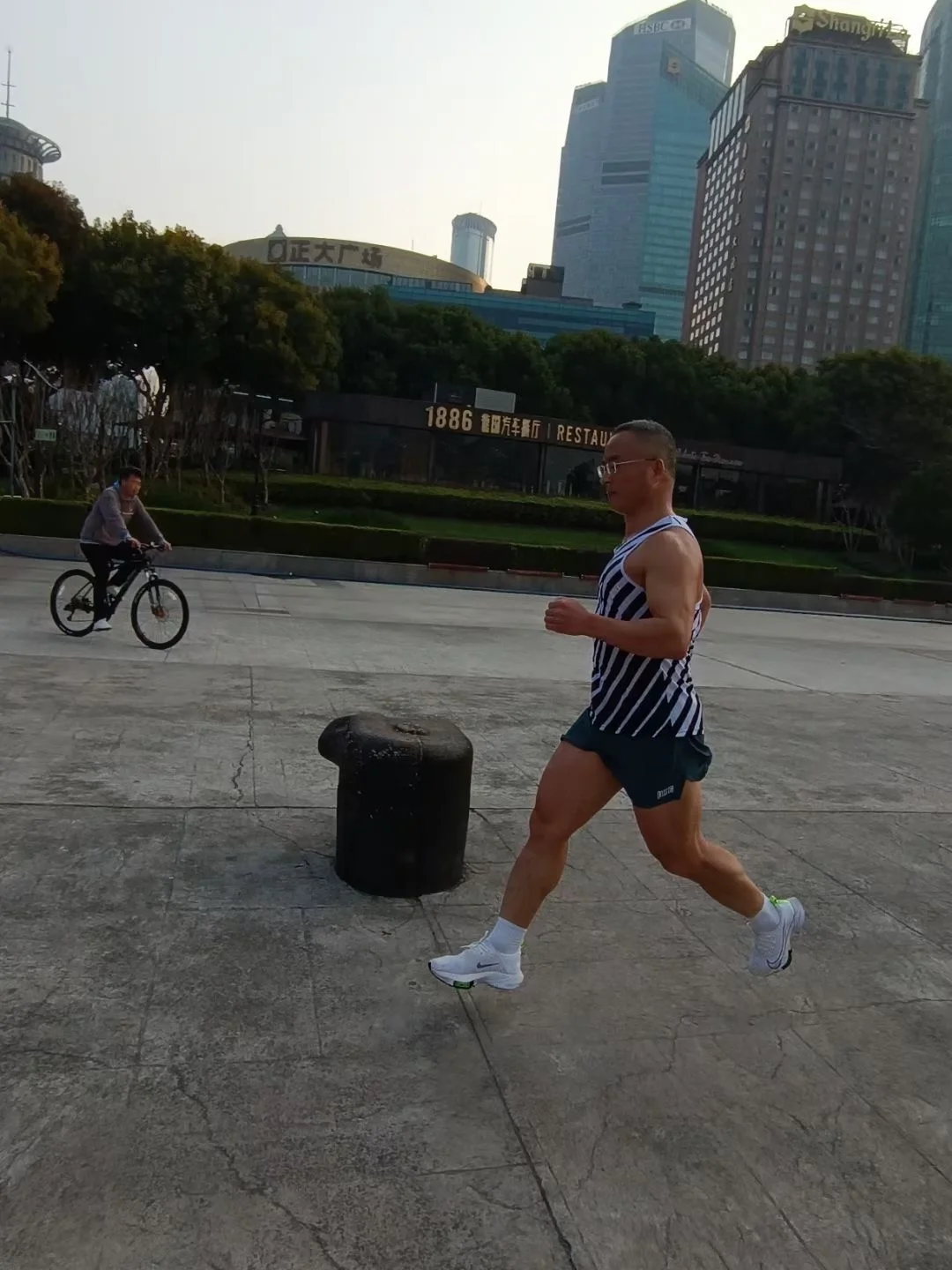 Nike上马自荐｜50岁+力量型跑者，15年+跑龄