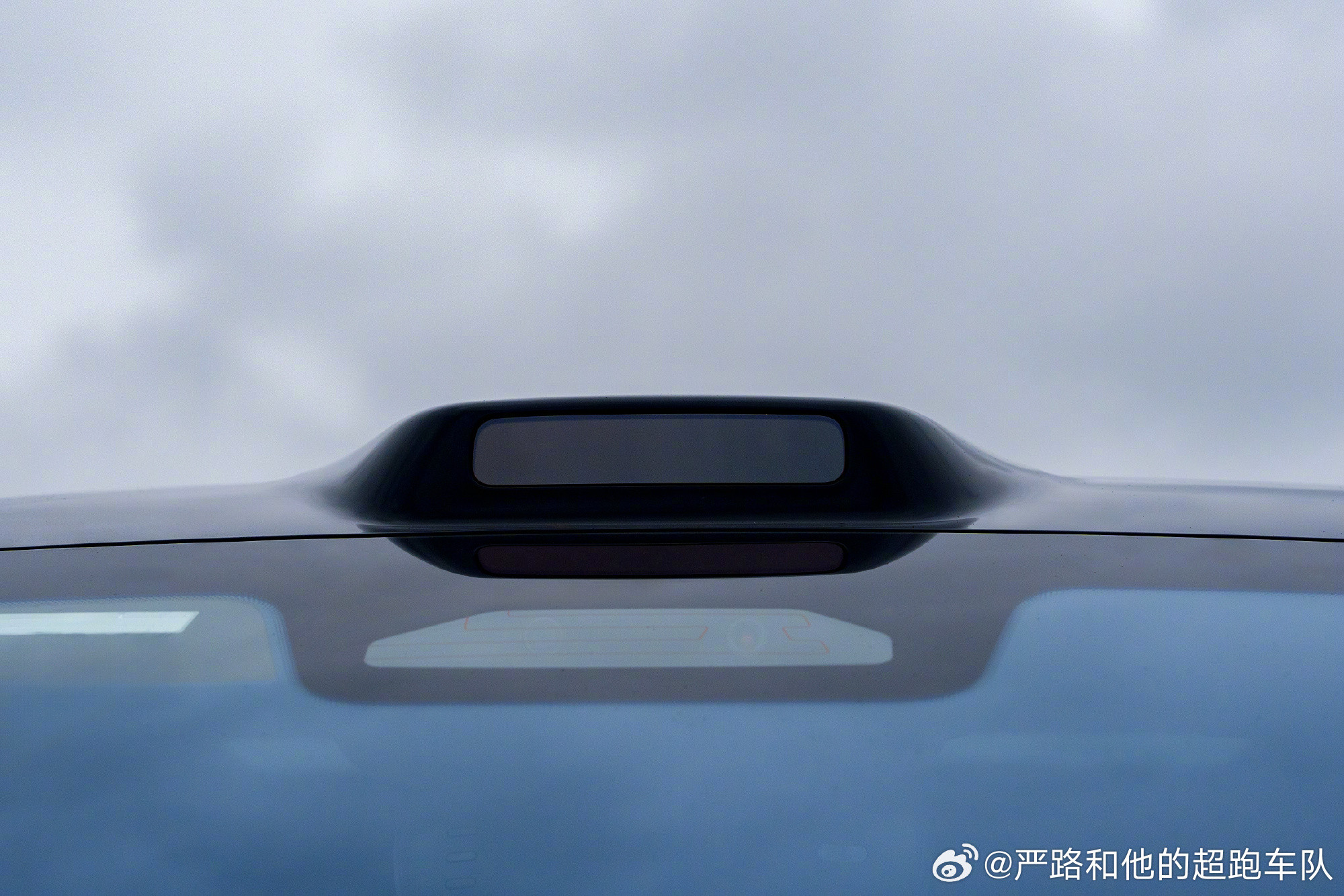 华为春季发布会掷地有声，问界M8焕新而至。这次升级，不止是硬件的堆砌，更是对“家