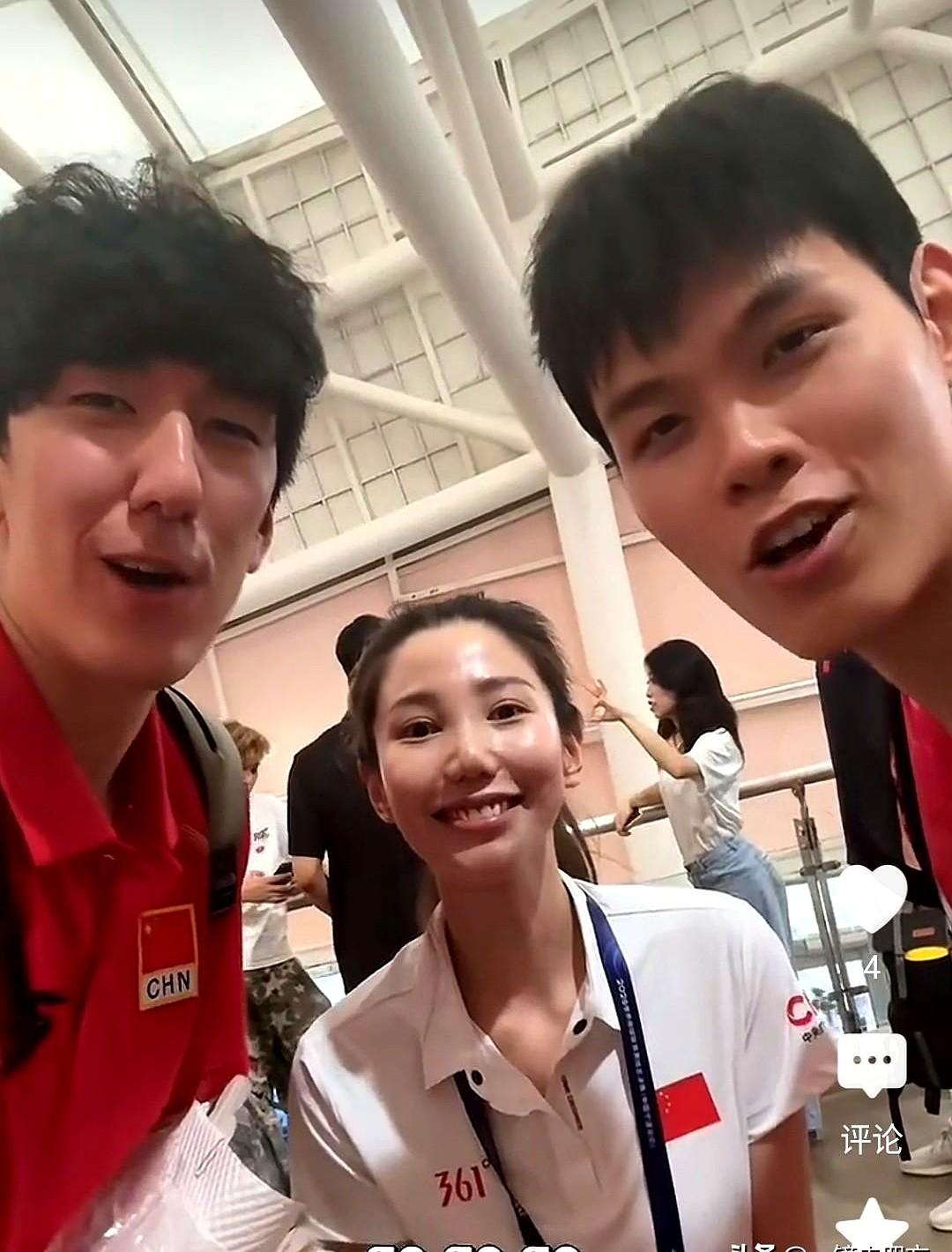世界男排联赛总决赛今天将在宁波北仑开战，男排小伙子们顶着首战压力，赛前硬抽出时