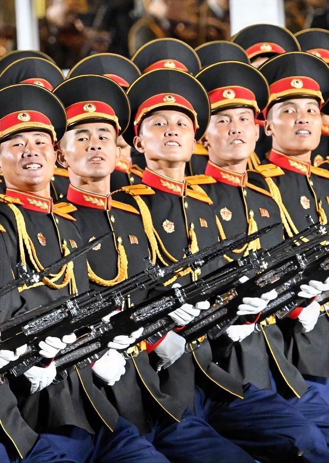 一觉醒来，泽连斯基又曝所谓大瓜。多家外媒在报道中援引乌克兰总统泽连斯基的消息宣称