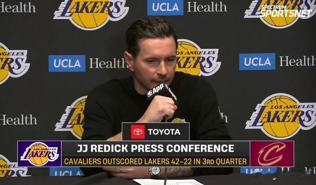 雷迪克难得认错啊！今天，客场作战的湖人队30分惨败于骑士队，比赛的关键转移点