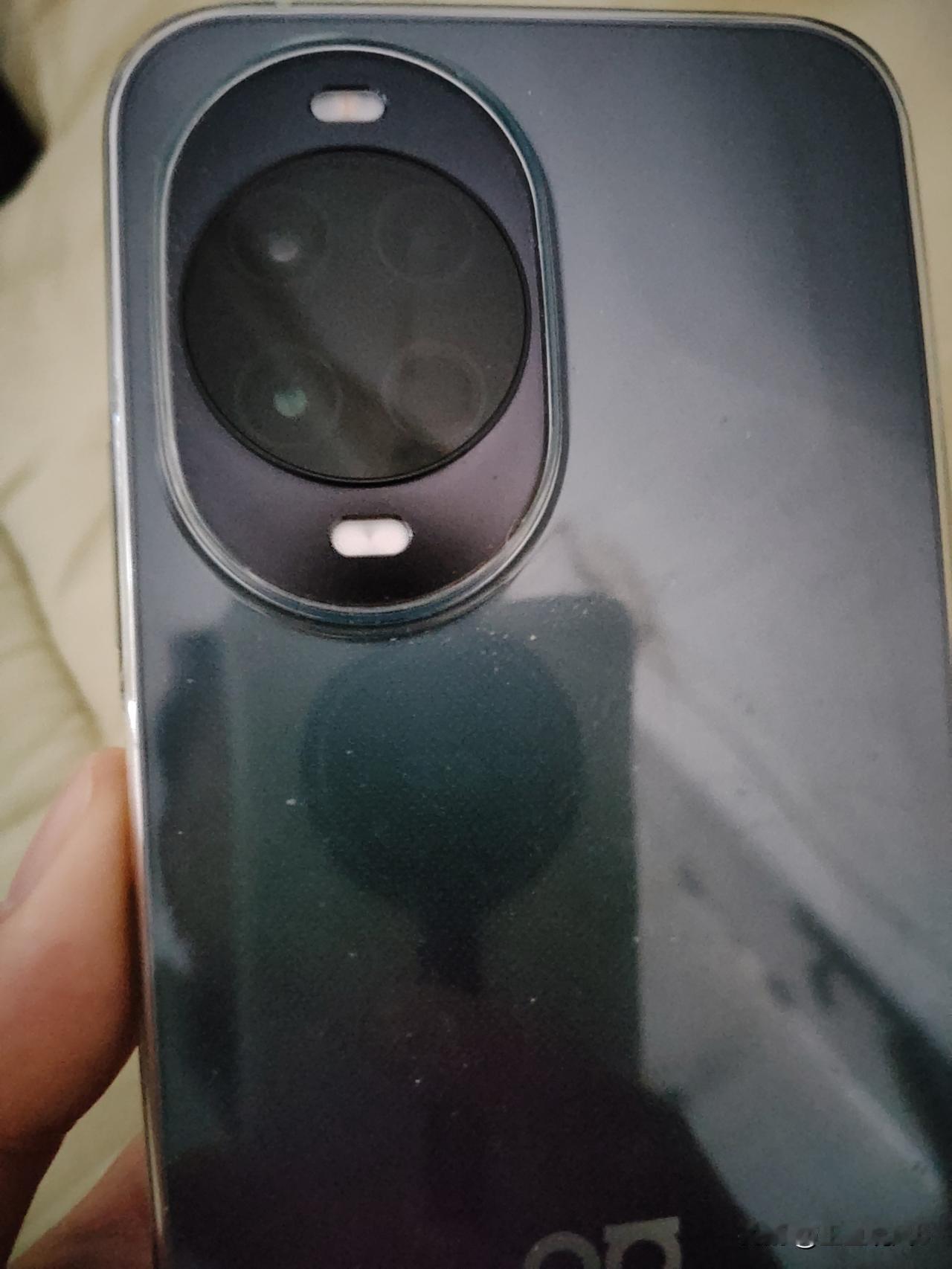 下一部手机，你会买华为还是苹果肯定是买华为了，买苹果想什么呢？苹果能给我配充电器