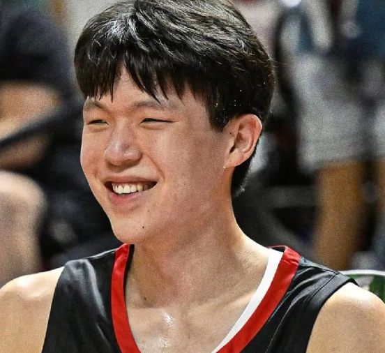 开拓者对小杨的期待应是是邓肯，有可能不是约基奇虽然曾经约老师的助教过来了，看