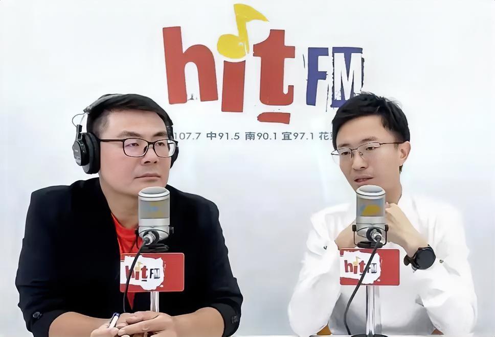 台北市新党议员侯汉廷4月22日在节目中表示，“我们今天就是倒霉，跟民进党生活在同