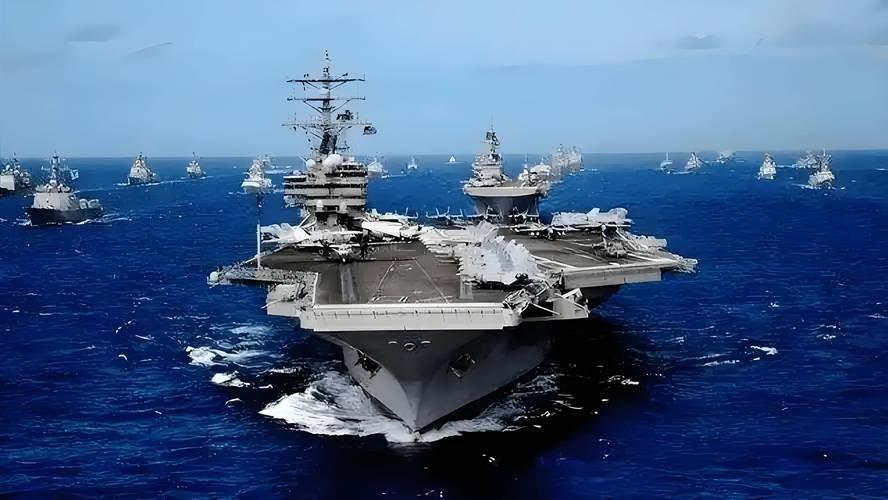 美国航母带着日本军舰到中方家门口耀武扬威，大摇大摆开进南海开展联合军演，中