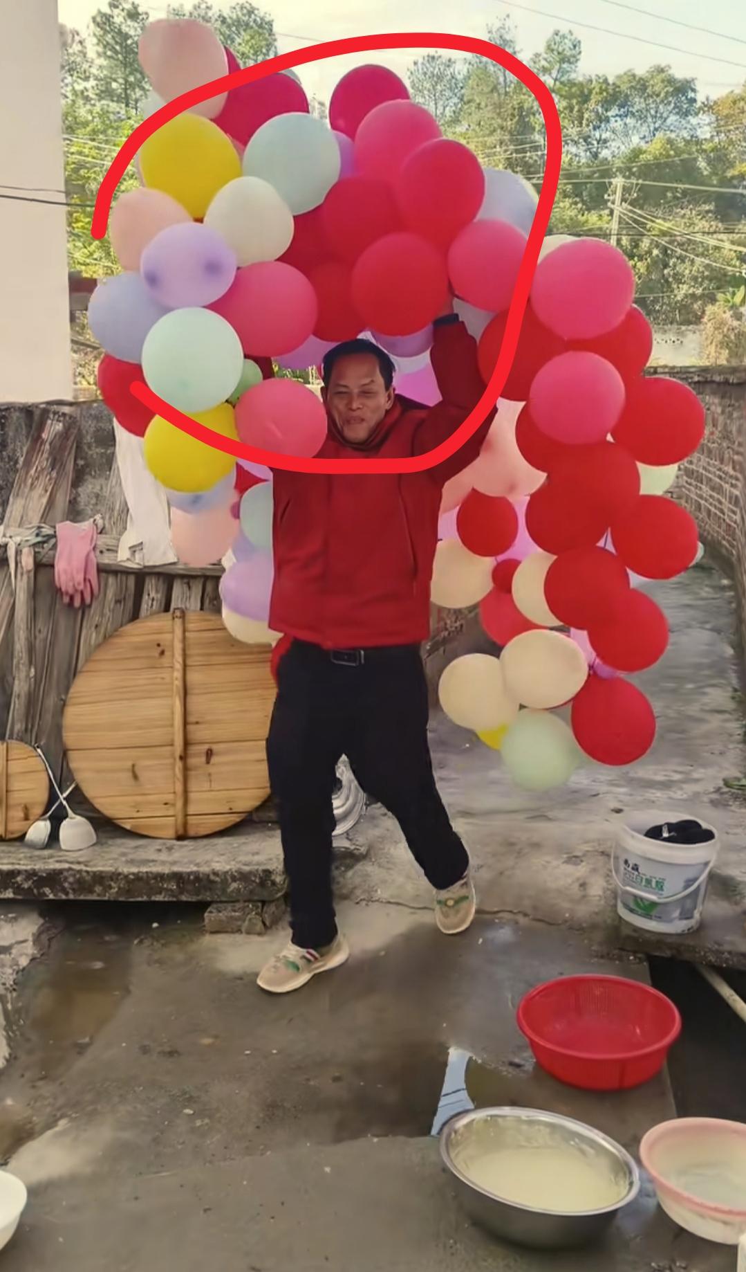 看到有人居然扒出梁志超的，养家的名字，我忍了看到梁志超19岁就出来工作了，我也