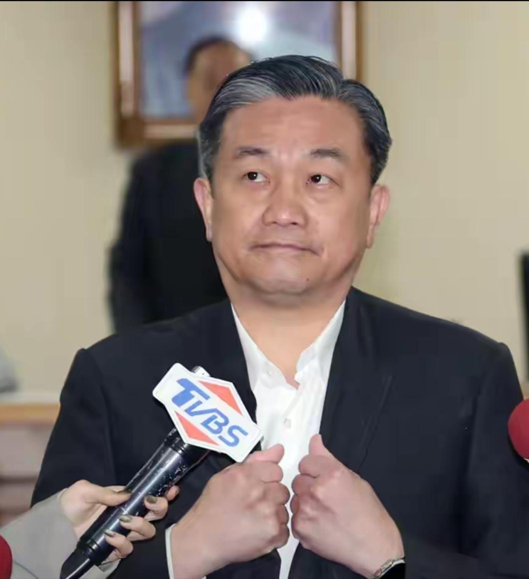 奴才总是奴才，跪惯了永远都不想站起来！“台独”顽固分子王定宇