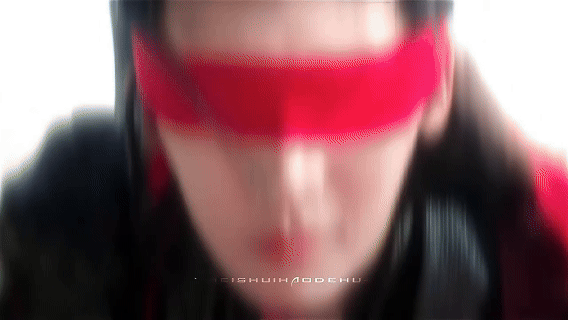 侯明昊红绸蒙眼这一段我比女主更先爱上侯明昊这条红绸大概是今年影视剧里最有记忆点的