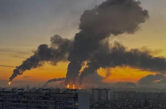 1600架无人机直扑莫斯科，这场仗最魔幻的地方：蒙古先慌了！自19日乌克兰一口