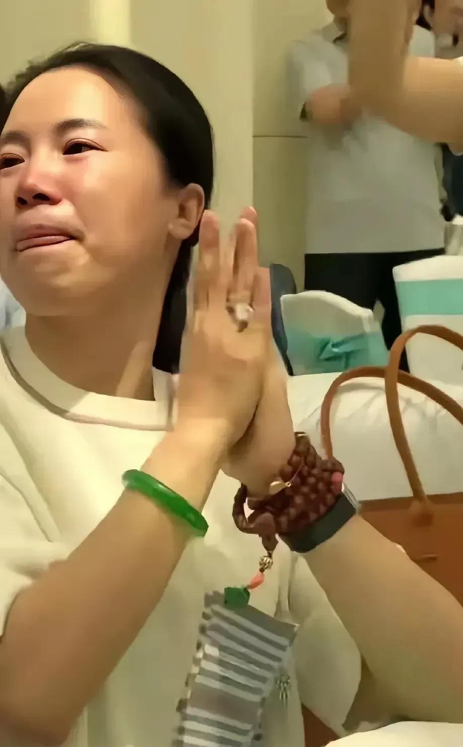 王楠和张怡宁，都是大满贯得主，老公都是成功的企业家。参加婚礼没有珠光宝气，
