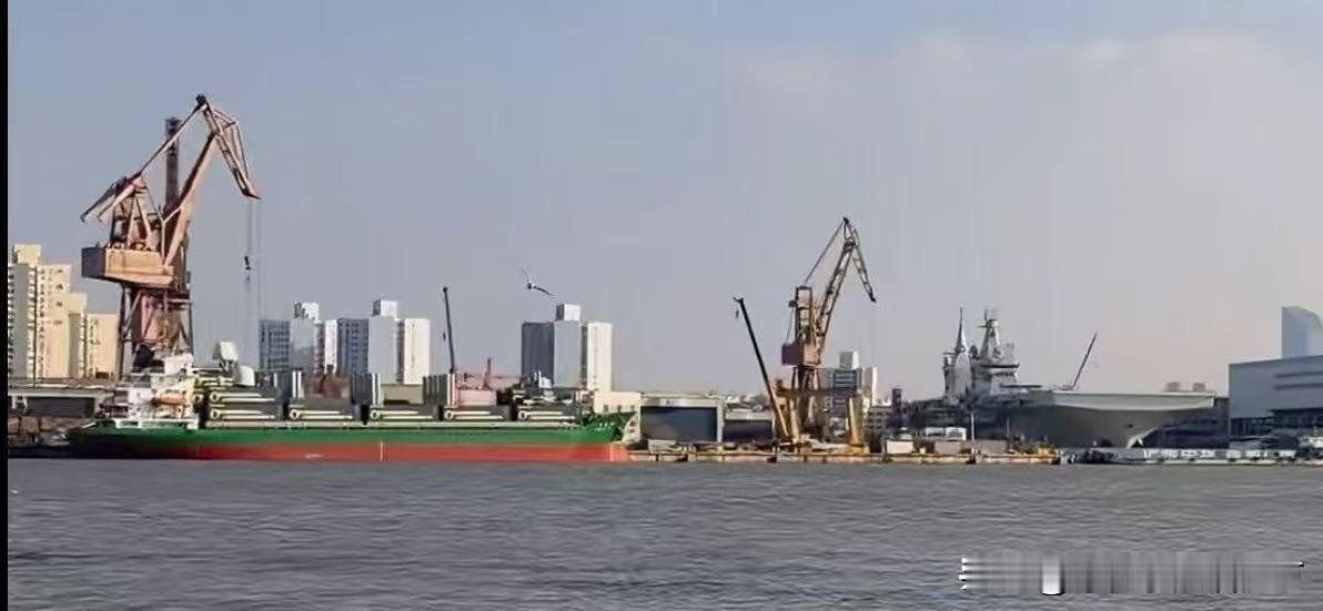 [呲牙笑]嚯嚯嚯，咱们的“民版战列舰”或者“民用导弹巡洋舰”——“中达79号”