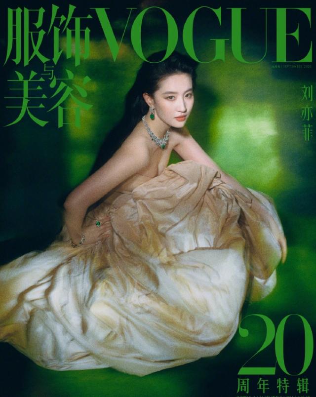 刘亦菲也不见得愿意上这次的VOGUE如果不是宝格丽推封，如果不是需要代言人展示