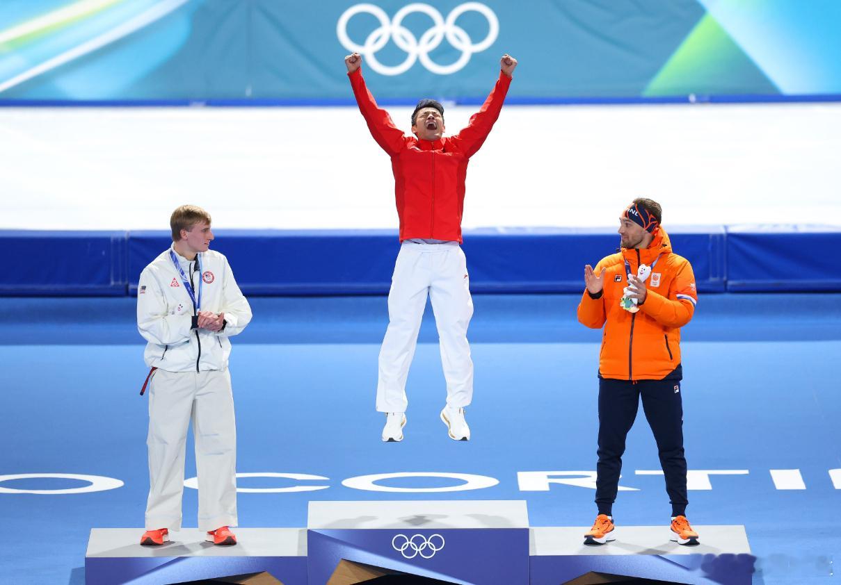 乾坤扭转宁忠岩一个月实现整两秒涨幅在最高舞台打破美国人无敌神话今晚是见证中国