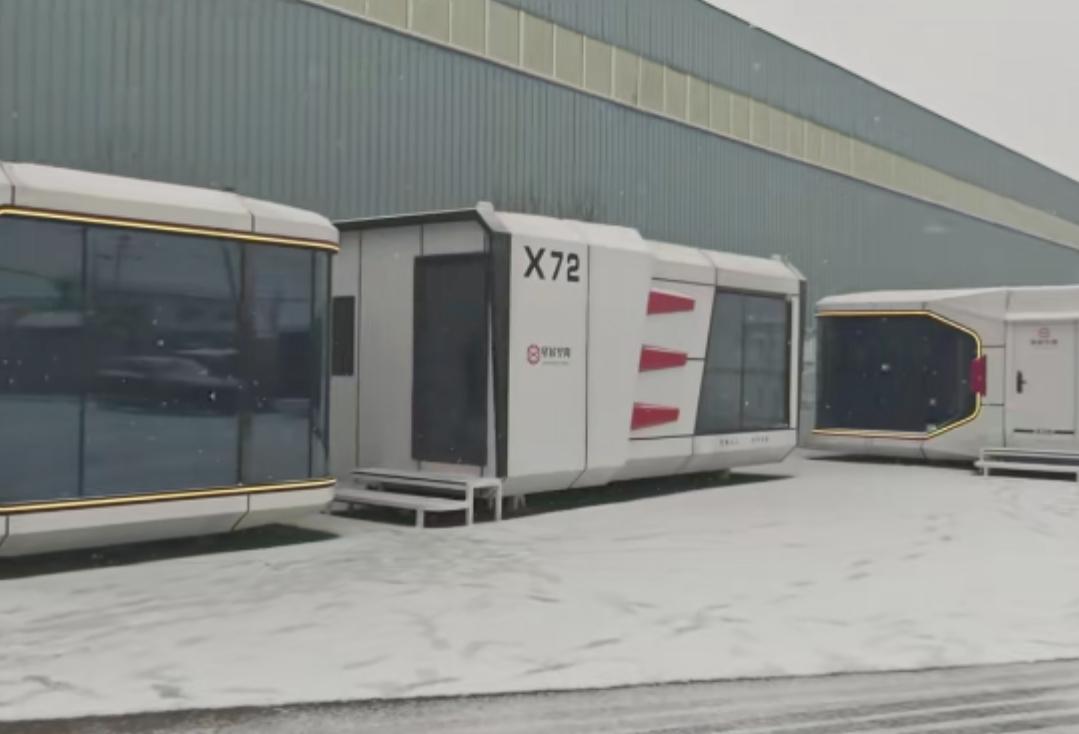 买房子太贵，还要还房贷，租房吧，每个月还有房租，肿么办？你看看这个小哥，直接网