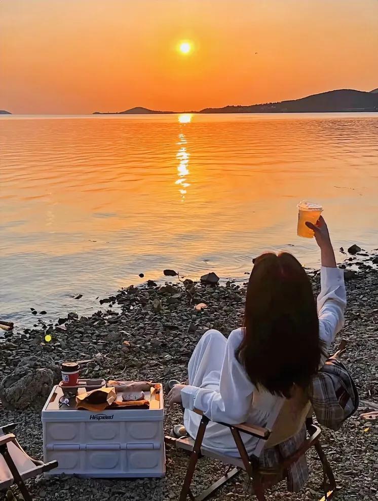 看到一段话，突然就释怀了：“有什么好焦虑呢？来到这个世界的人，有几个是活着回去的