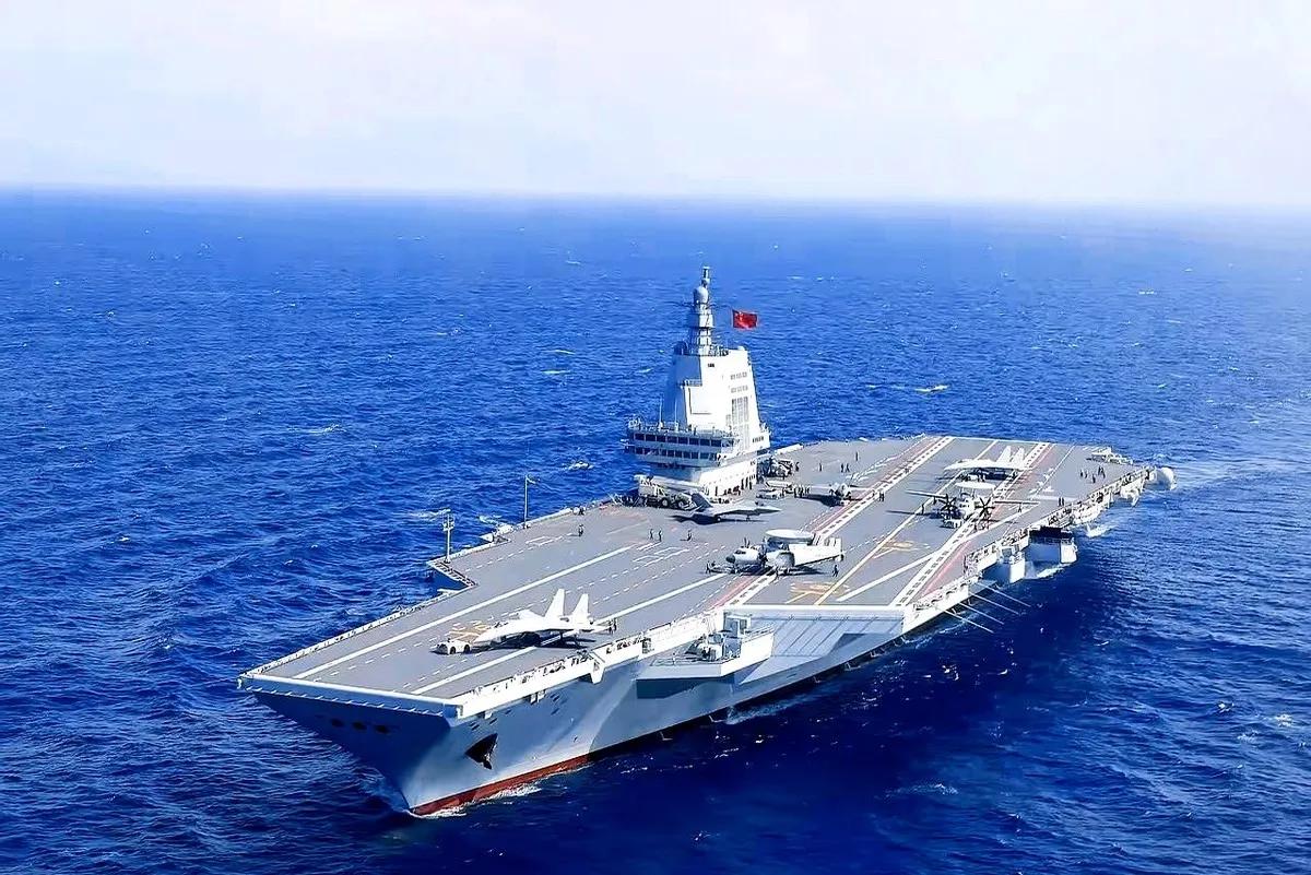 这事儿最有意思的点，根本不是我们有了三艘航母。而是，福建舰这艘8万多吨的钢铁巨