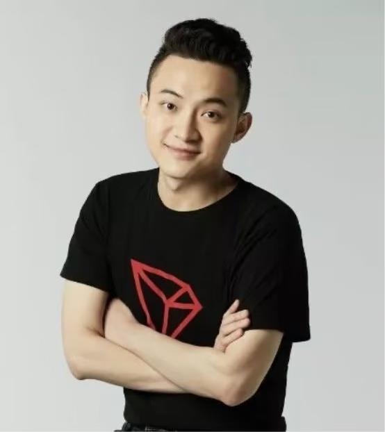 感觉只要男的有钱，就会有人自动给他辅酶，看看孙宇晨就知道了，他写的文章充满了