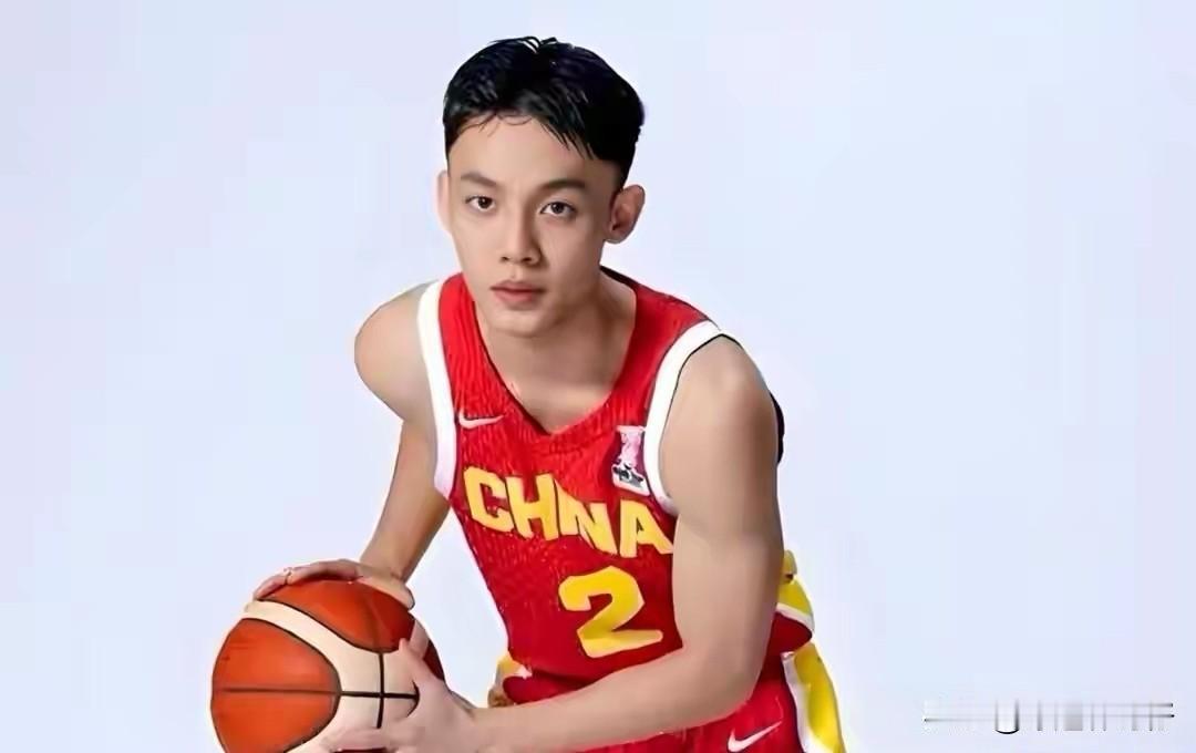 徐杰德鲁联赛收获巨大。徐杰“冒着生命危险”参加德鲁联赛，第一次全场只拿到8分，