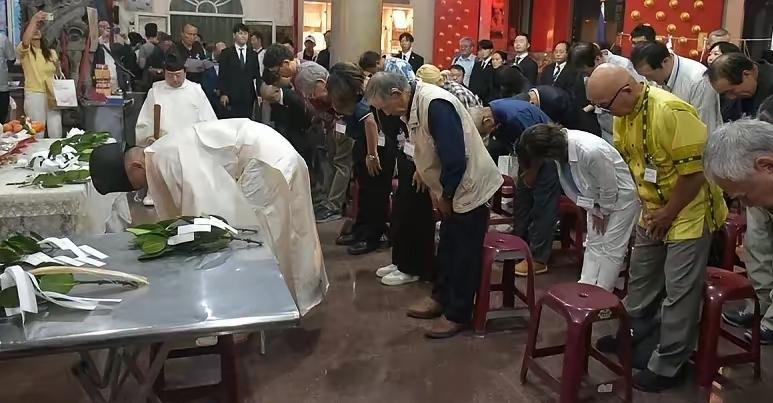 离了个大谱！民进党立委昨晚竟去祭拜日军战犯！这事儿看得人血压飙升——高雄红毛港保
