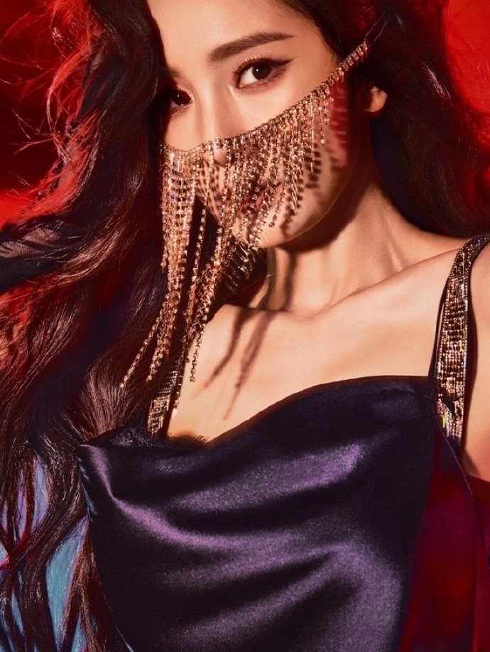 杨幂维密珠帘造型杨幂珠帘杨幂维密珠帘造型，谁懂这个幂姐珠帘的美貌和诱惑力啊