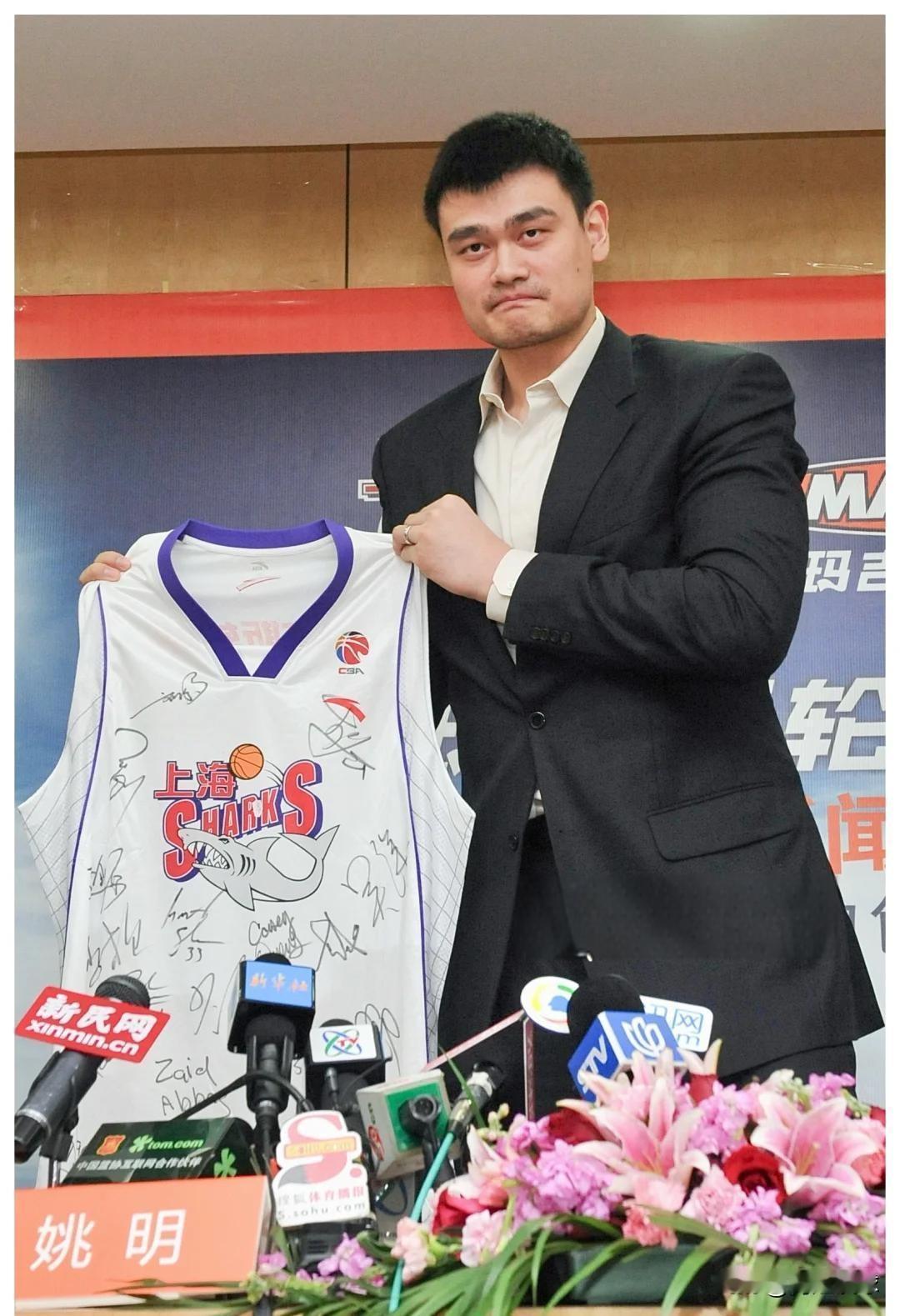 姚明：CBA总得分3161分姚明：CBA总篮板2124个姚明：CBA总助