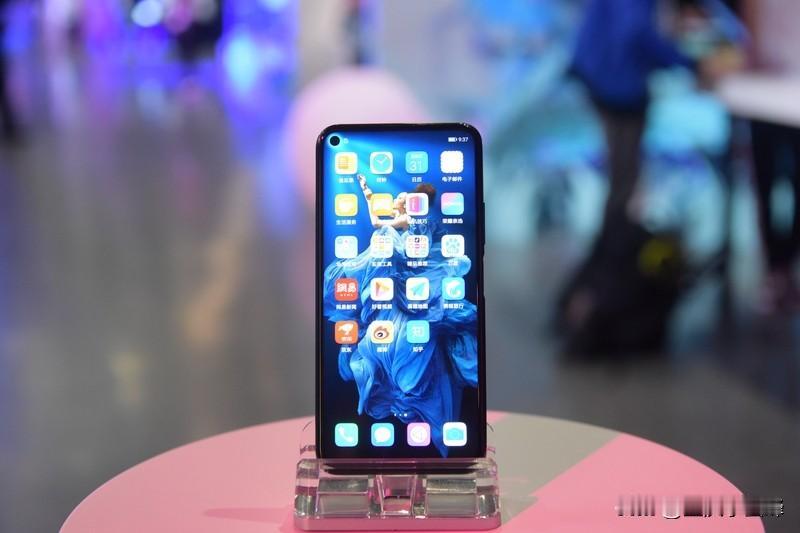 荣耀手机到底能用几年，这得看情况。正常使用还注意保养的话，用个3-5年没问题