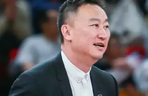 CBA主教练留任概率排行！！！第6名浙江男篮丁伟，留任概率70%，丁伟历来是救