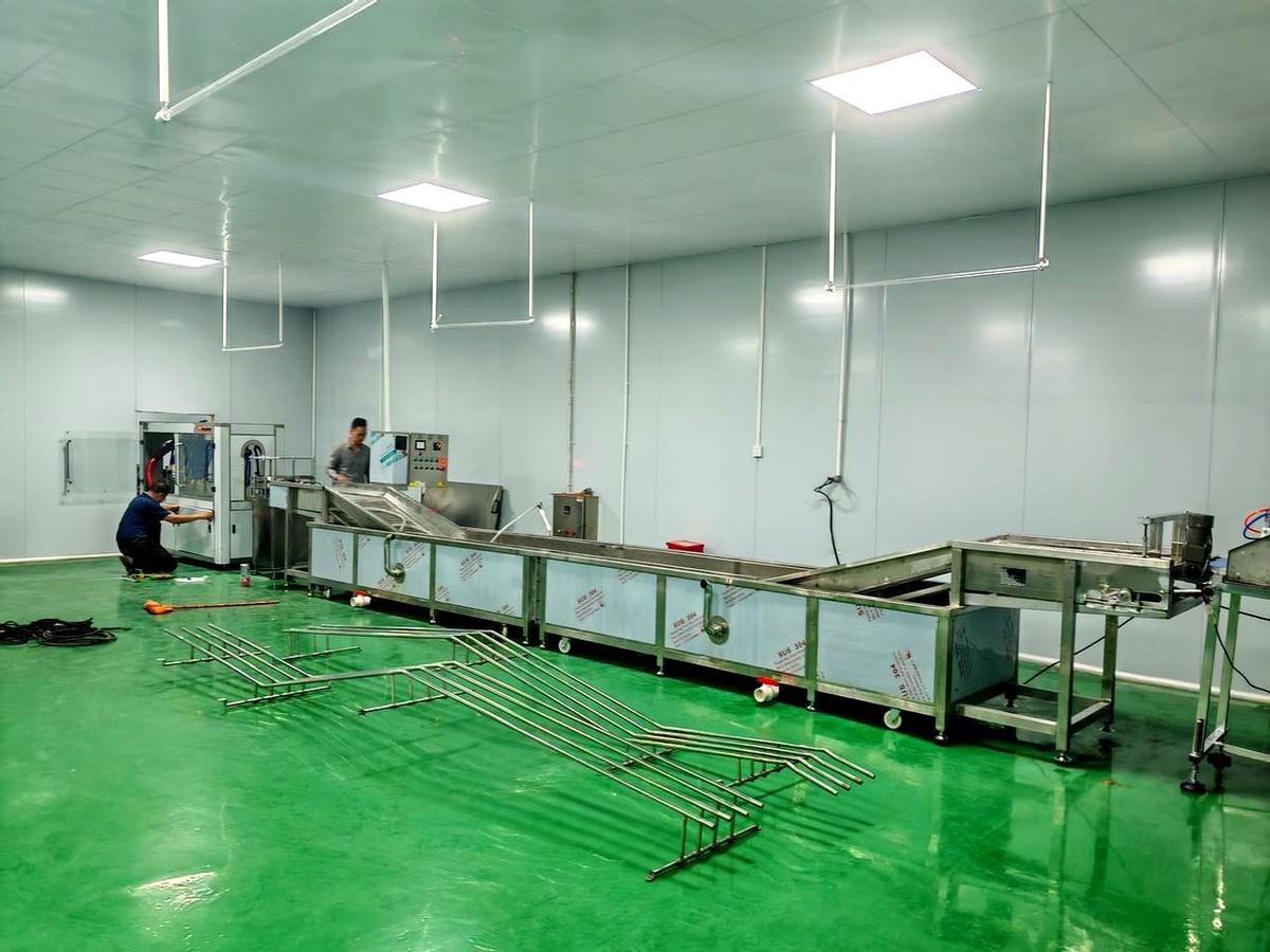 “以后造镜子这种体力活，就留给日本吧。”中科院一位工程师在饭局上随口一句，把