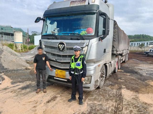 闯红灯、严重超载、闯禁行、套牌……广西交警深夜揪出“马路杀手”