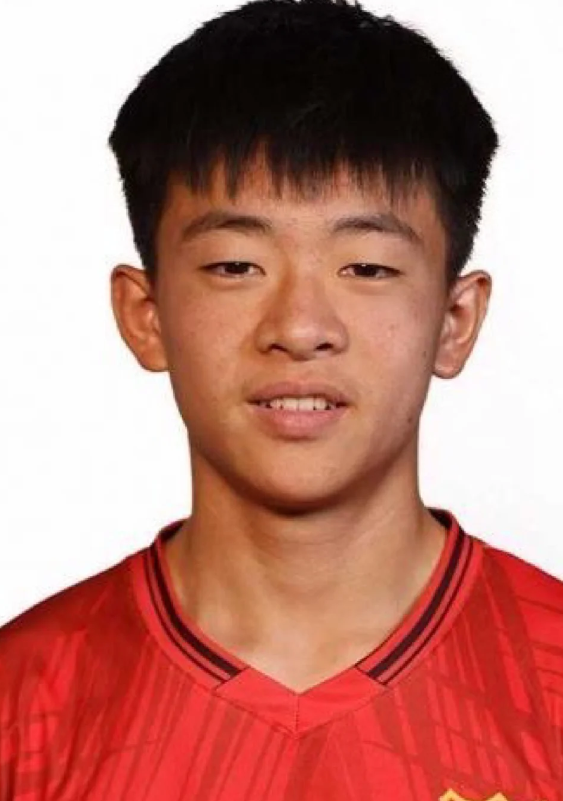 U16国足最郁闷，也最让人失望的球员，邝兆镭！没有之一！他自己也很沮丧！