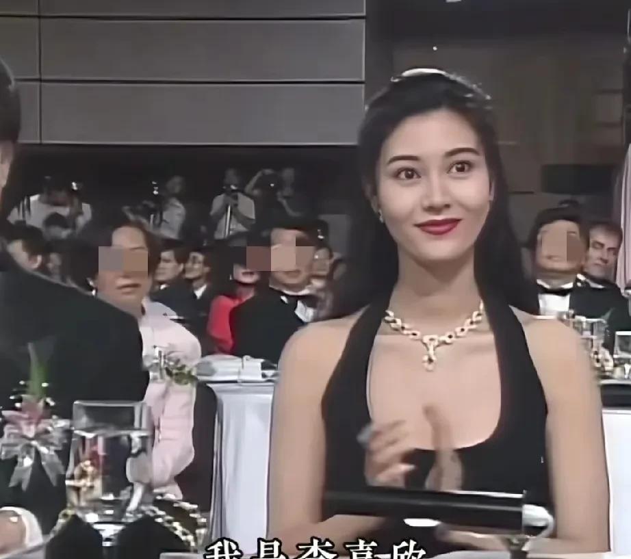 2022年李嘉欣因为心肺功能衰竭紧急入院，一度进入生命的危险期！好在通过及时