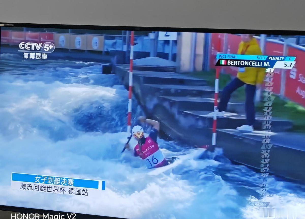 郑钦文一退，中网直接变“冷场”。央视五套不播半决赛，不是不重视，是乒乓球收视率