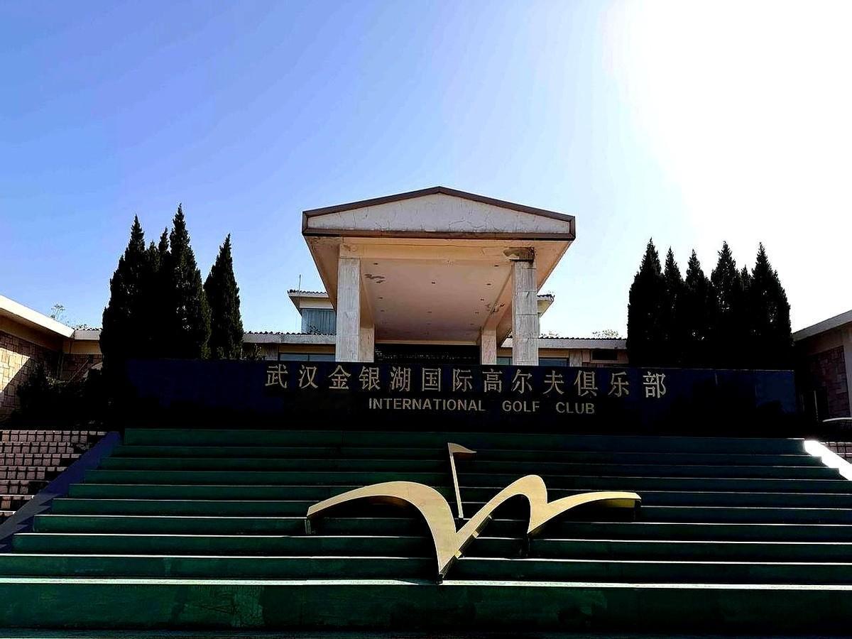 刚入坑就砸10万？高尔夫“烧钱”真相：这3招让你少花冤枉钱！