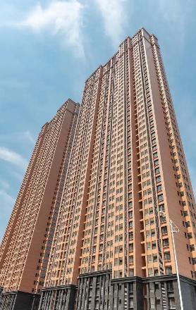 一段非常现实的话：“手里要是有个几套全款房，就别瞎折腾，不管别人怎么说楼市不行了