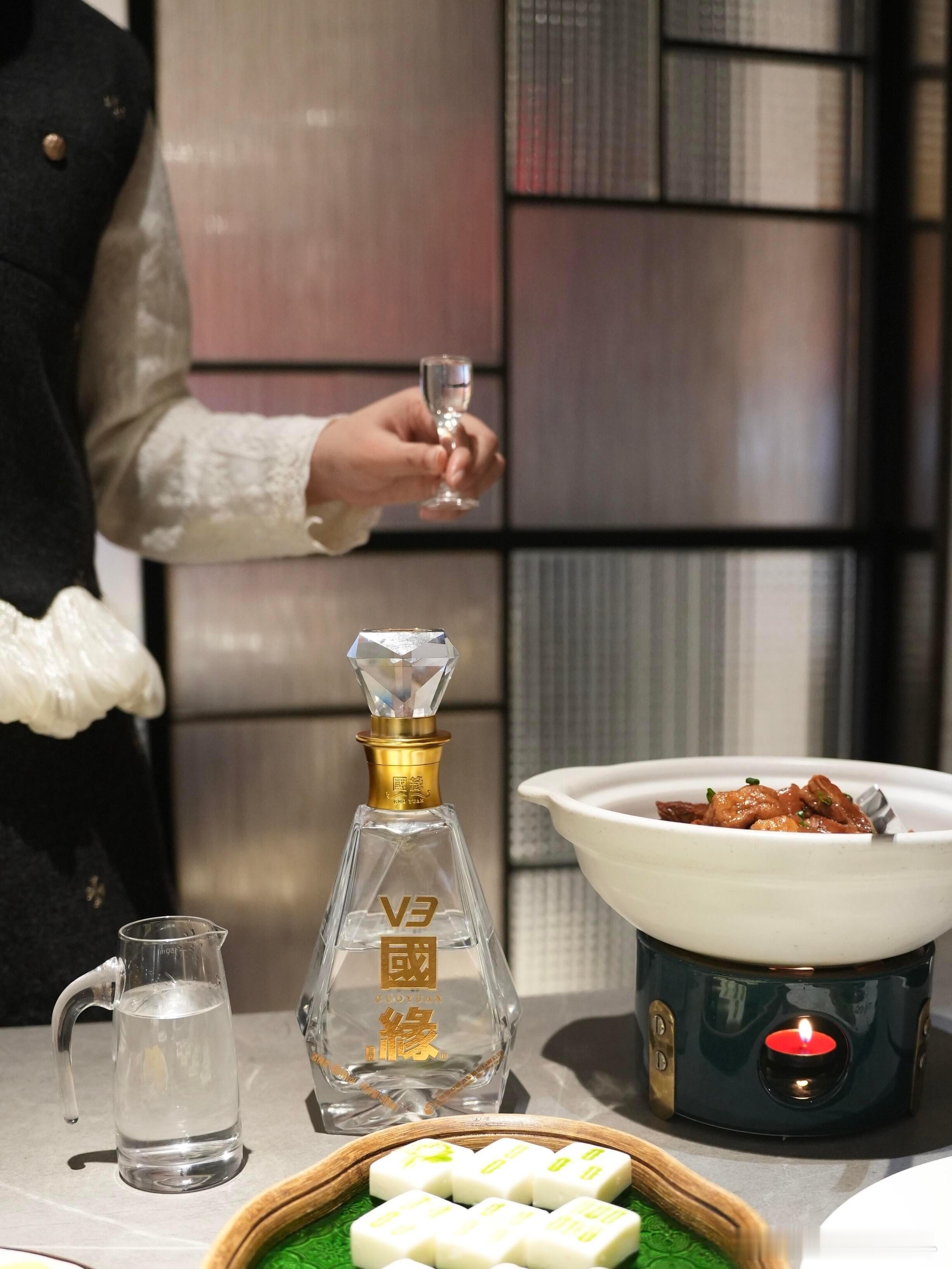 舒适中国年V3庆团圆家宴雅集，酒食相宜🧨🏮|||一席年味家宴，满室温情团