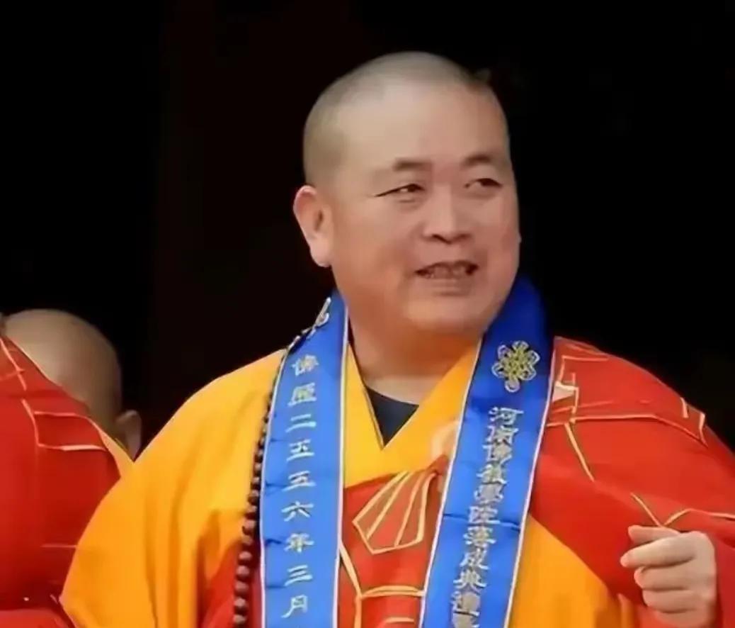 我领导认识释永信，我问他为啥释永信以前那么多黑料都没事，这回出事了。他犹犹豫豫