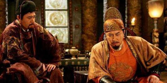 唐朝，宰相裴度和朋友喝酒，内急上厕所的时候。看守相印的小吏，跑来拉着他囔道：“裴