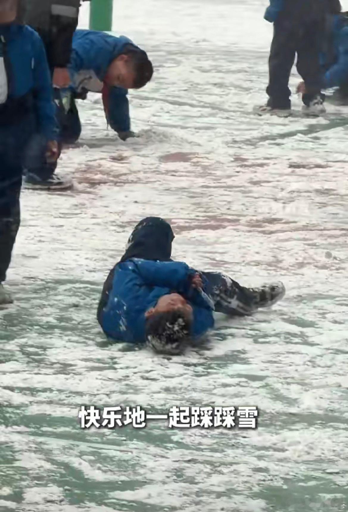 很多朋友看到单日换手率超过50%、甚至70%的股票就兴奋，觉得人气旺要冲进去，结