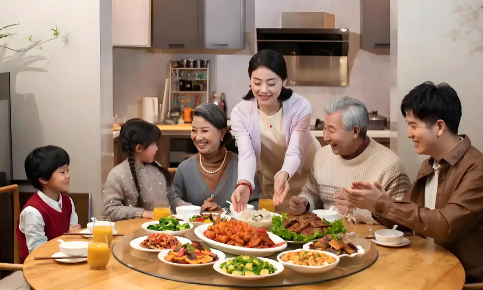 婆婆退休后帮我们带孩子，那天我看到她接了朋友的电话后就沉默不语，知道事情原委后，