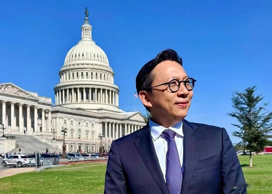 国民党立委叫嚣：“中国是只纸老虎”国民党有个不分区立委，叫做葛如钧，可以说是