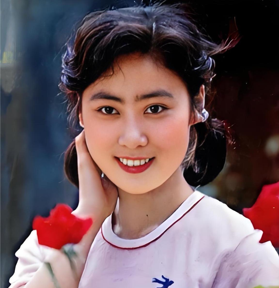 被王心刚选入八一厂，金鹰视后李岚，70岁低调淡出银屏李岚，1956年生于哈